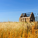 this is a tipical Sinis fisherman hut, a "terra cruda" house made by raw mud bricks